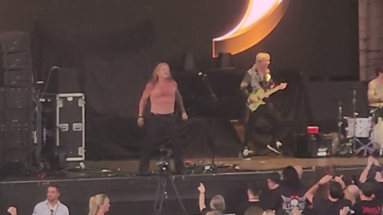 Fozzy Crazy Train Ameris Bank Amphitheatre Alpharetta GA 9-18-25