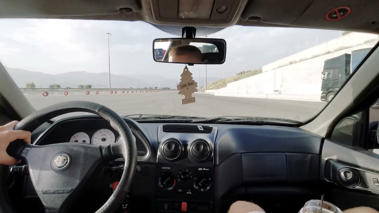 Alfa Romeo 146 1.4 Twin spark Top speed in highway 220 km/h