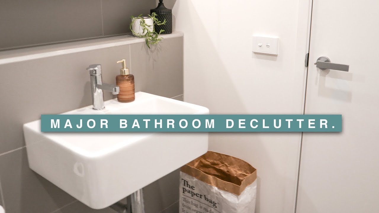 Organising My Bathroom! Extreme Bathroom Declutter & Clean!