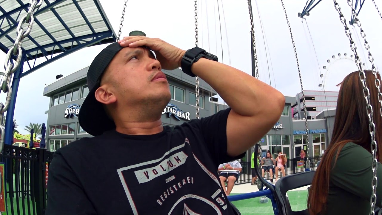 World's tallest swing ride at 450 feet - Starflyer Orlando, FL