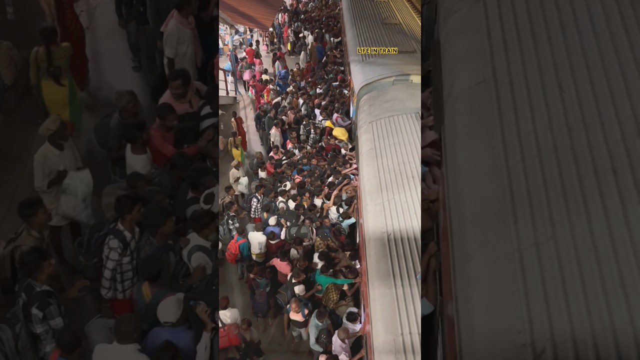 DIWALI OR CHHATH PUJA TRAIN HEAVY RUSH IN BIHAR&rsquo;s TRAIN #lifeintrain #railway #train #ytshort #bihar