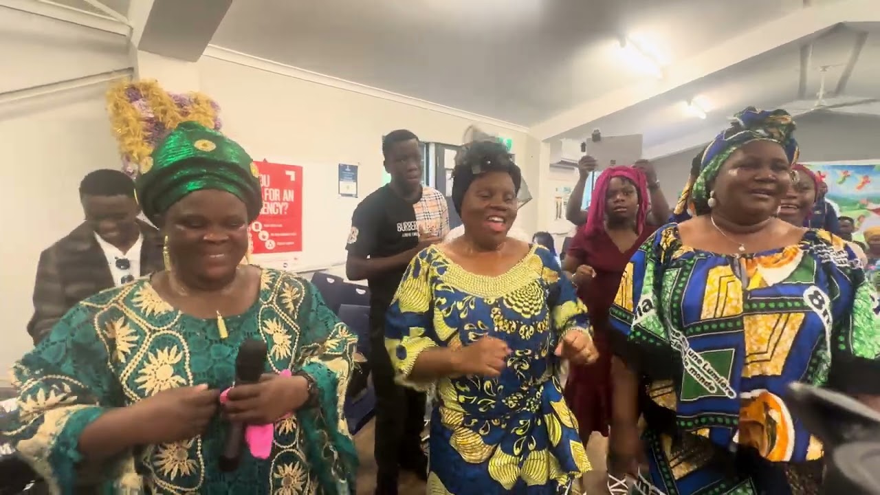 TRUE WORSHIPPERS WOMAN’S DARWIN 