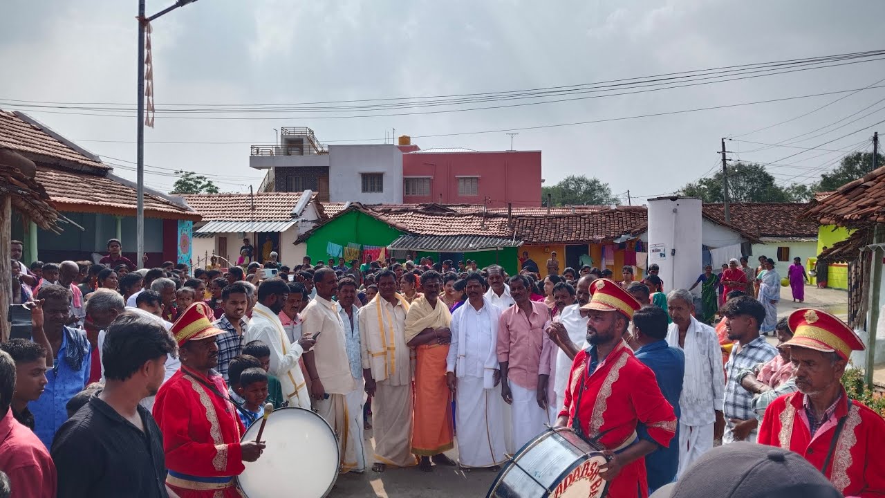 ಶ್ರೀ ಯೋಗೇಶ್ವರಿ ಅಮ್ಮನವರ ಜಾತ್ರಾ ಮಹೋತ್ಸವ ಮೊದಲ ದಿನ: ಗಂಗೆ ಪೂಜೆ ಮತ್ತು ಹೊಸ ನೀರು ತರುವ ಸಂಭ್ರಮ ಚಿಕತುಪ್ಪೂರು​