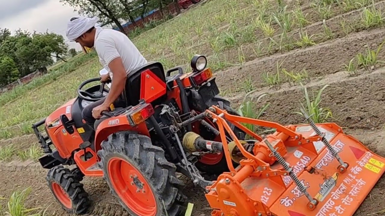 ट्रेंच विधि गन्ना पेडी में कुबोटा B2441 रोटावेटर के द्वारा जुताई करते हुए आज ली इसकी टेस्ट ड्राइव