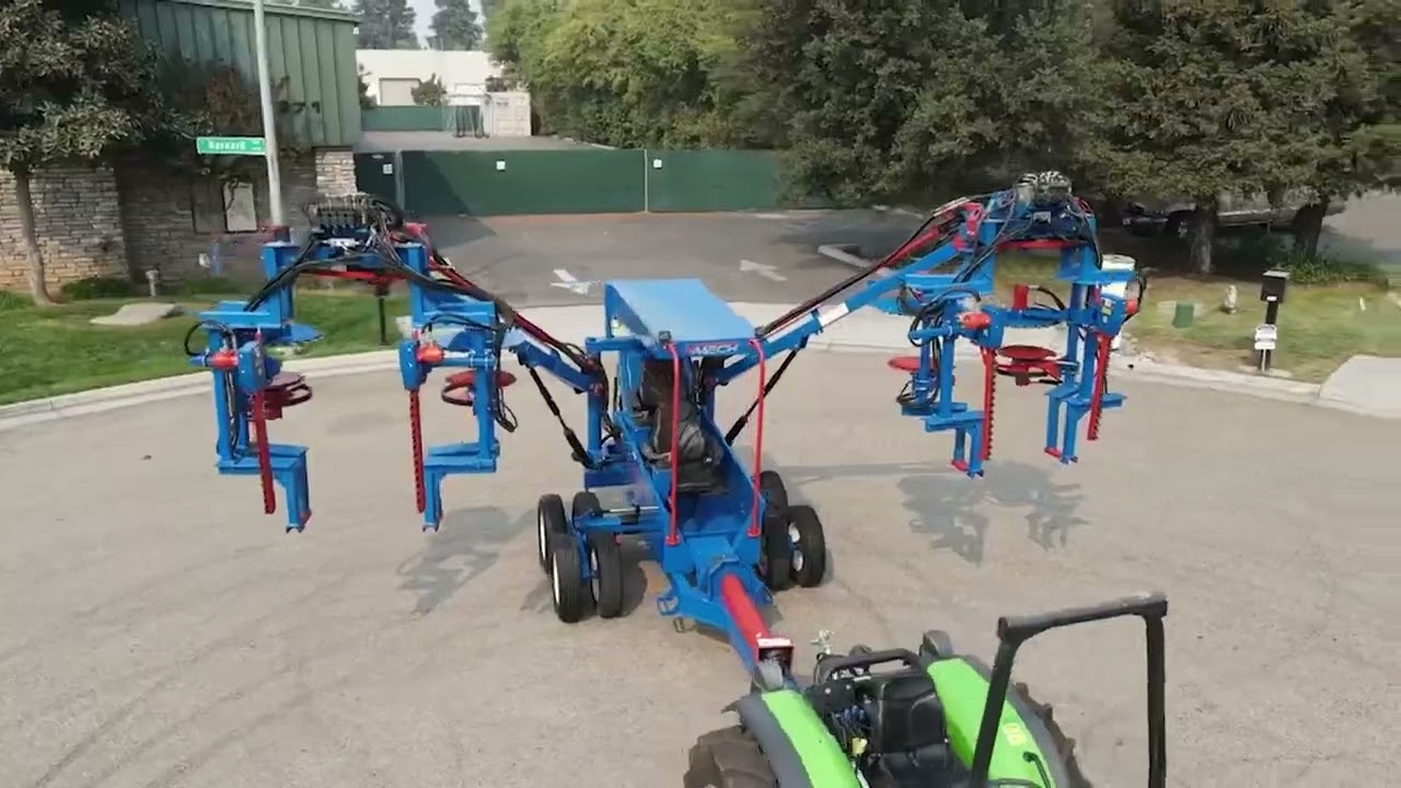 Oxbo.- The Future of Vineyard Mechanization