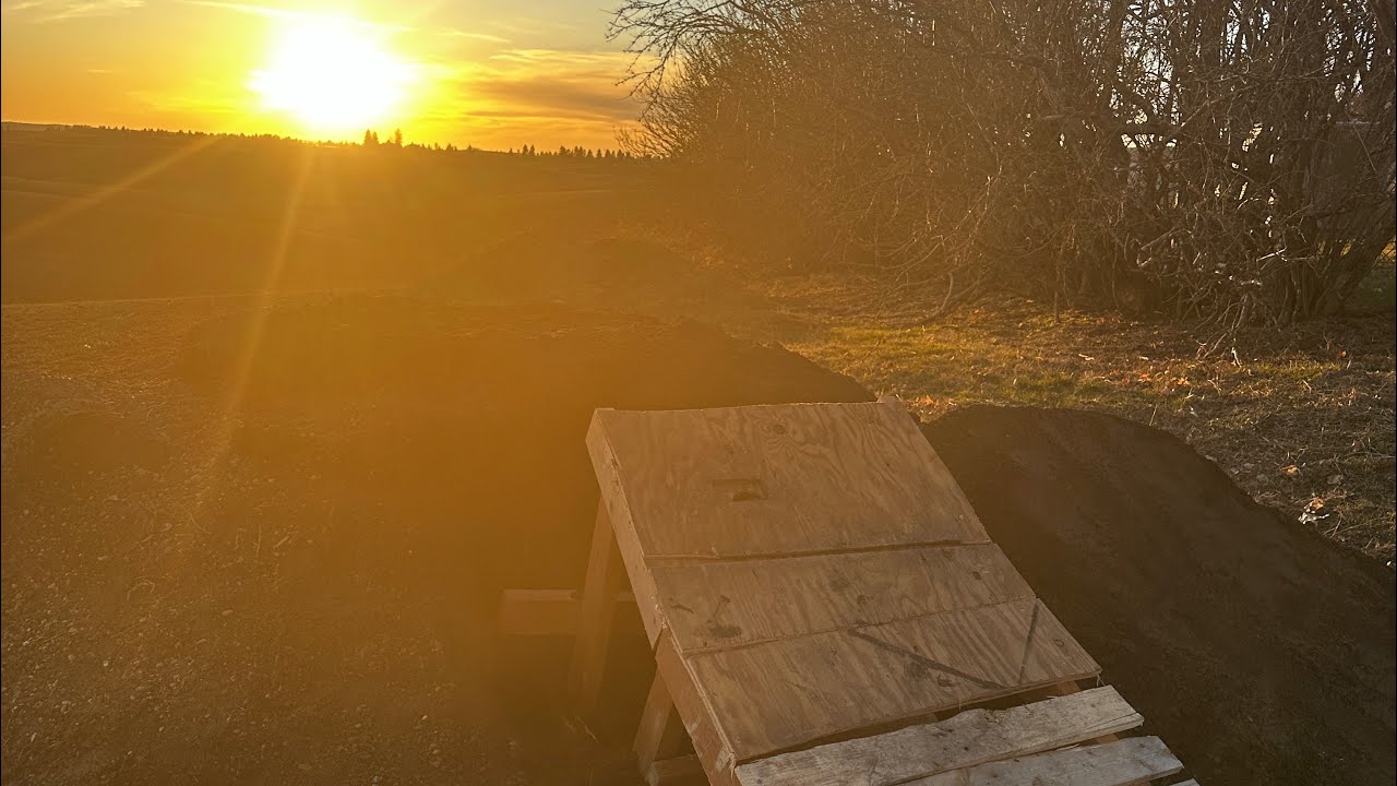 Hitting two new jumps (wood, dirt) 