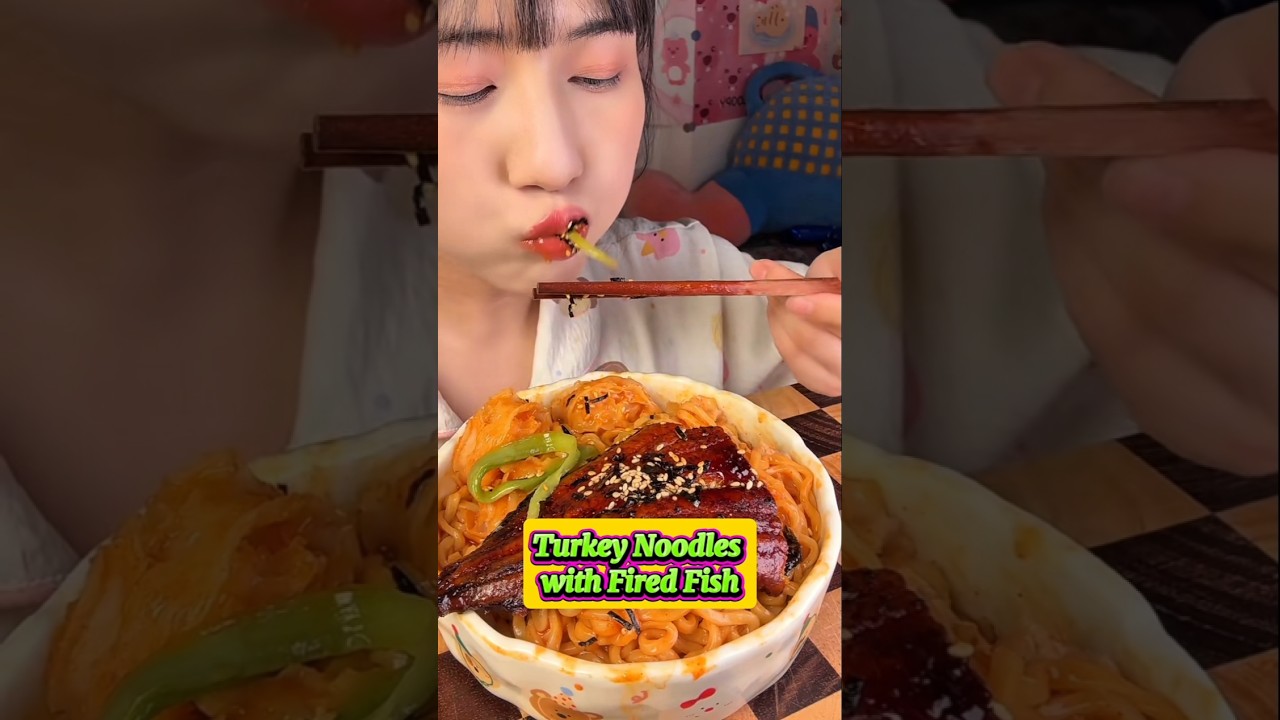 Turkey Noodles with Fired Fish#mukbang#spicyfood#youtubeshorts#eating#trendingmukbang#