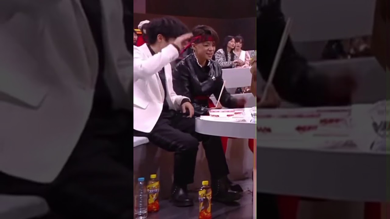 210205 Zhou Shen & Amber Liu - Jamming to 'Into The Unknown' Tencent New Year's Eve Party