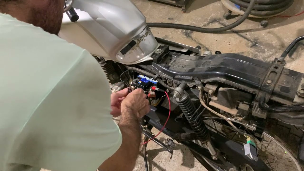 Testando o regulador retificador da moto não estava carregando 