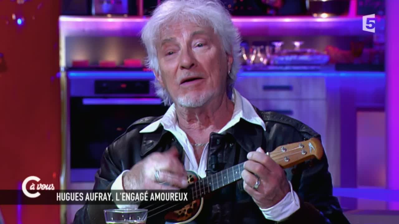 Hugues Aufray le medley au ukulélé - C à vous - 27/02/2015