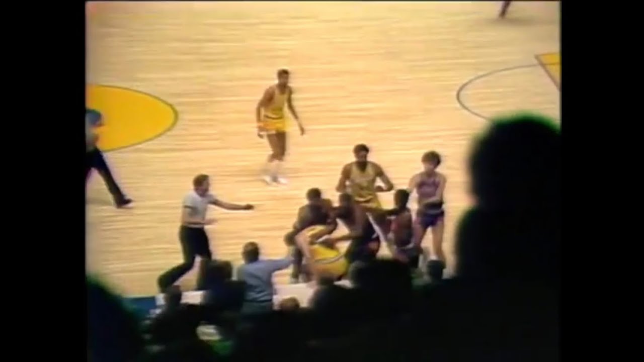 Rick Barry vs Ricky Sobers fight NBA 1976 wcf game 7