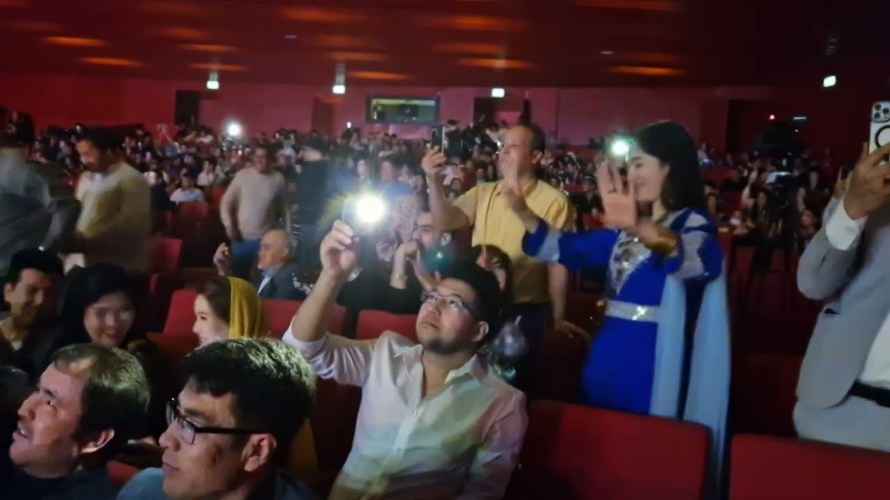 صدای دلگرم و آرامش بخش استوره ما داوود سرخوش عزیز..🌺❤️💐😍