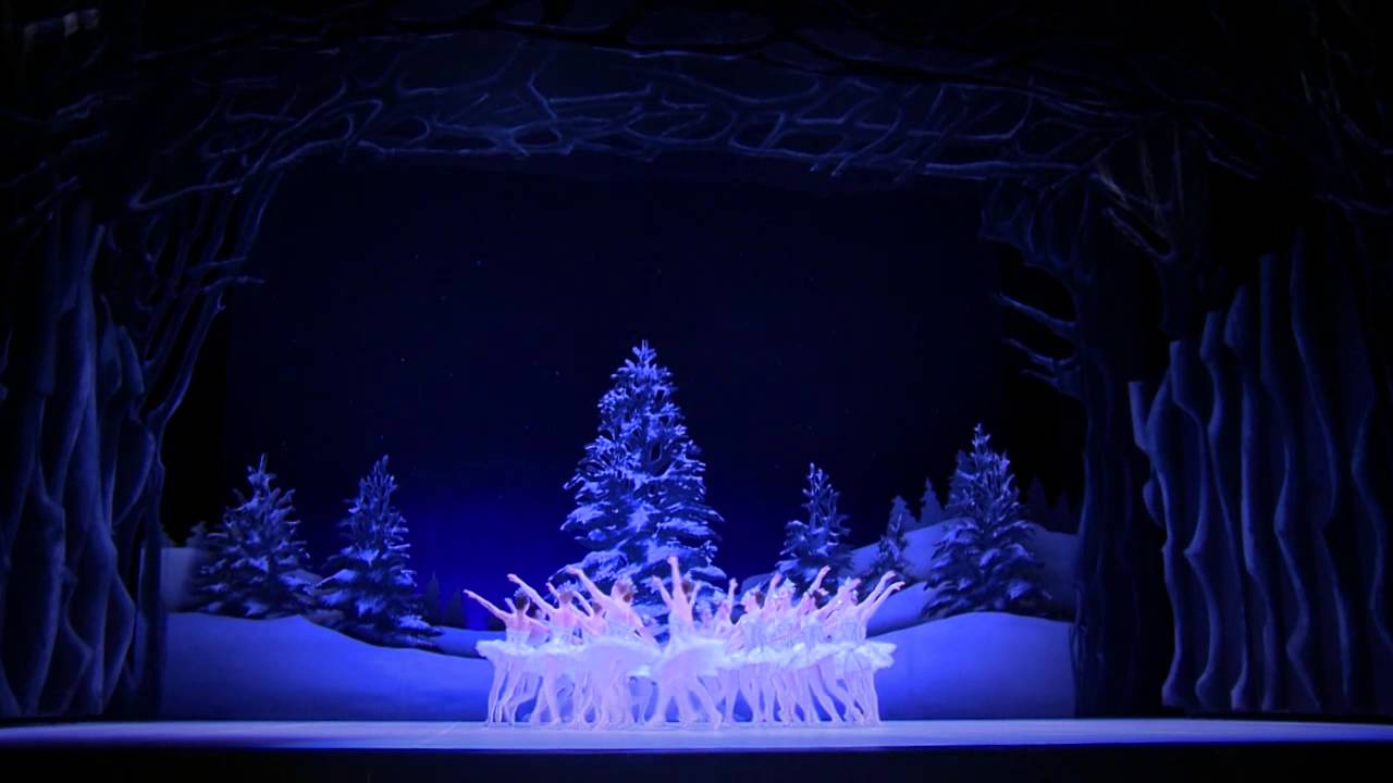 P&auml;hkin&auml;ns&auml;rkij&auml; ja Hiirikuningas (Suomen Kansallisbaletti / Finnish National Ballet)