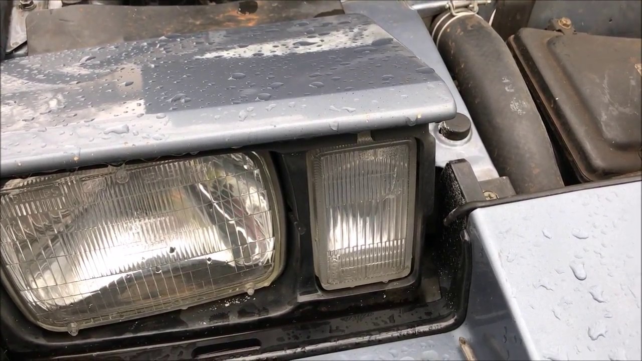 How to change a headlight on a Z31 ep. 20