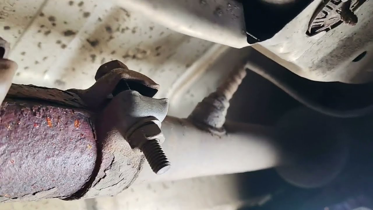 Volkswagen Golf IV pakoputki kiinni