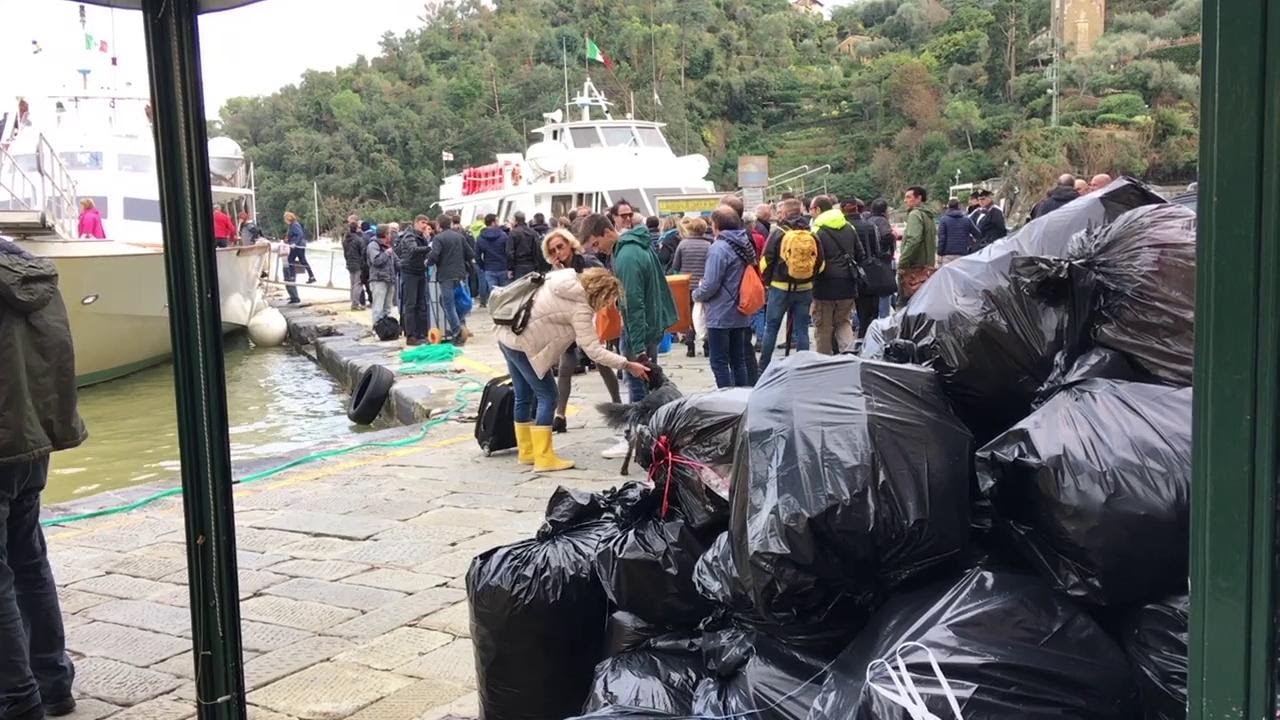 Portofino, in piazzetta si apre una voragine