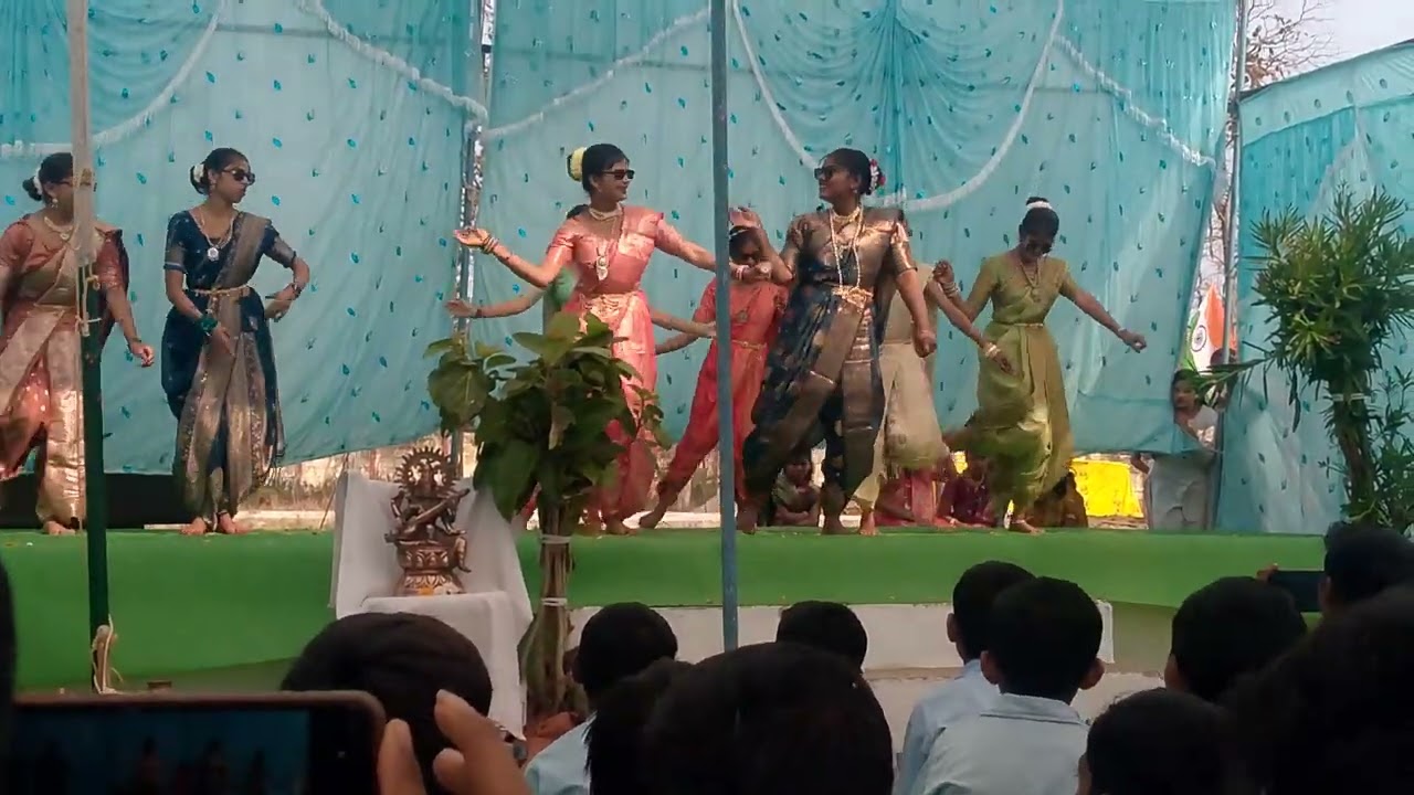 नीव तेलंगू डांस 