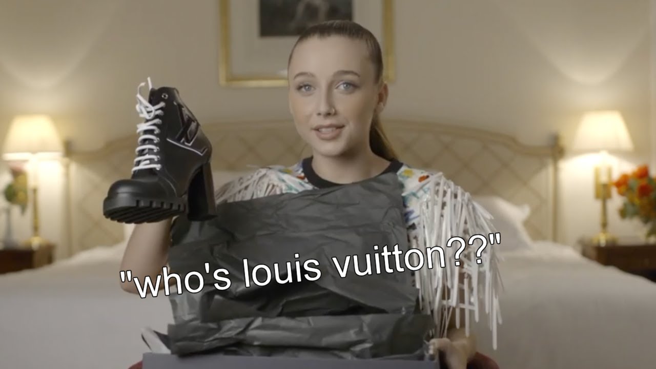 emma chamberlain got invited to paris fashion week...