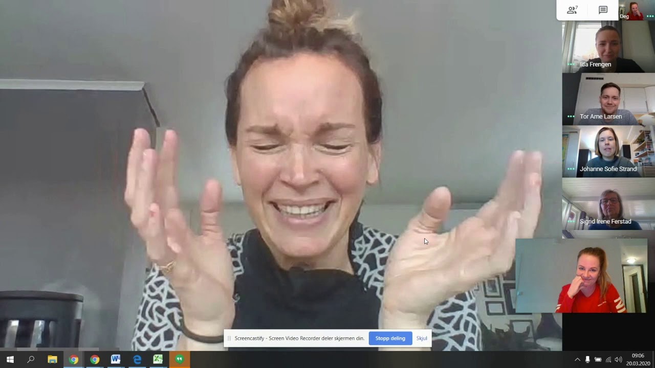 Lærerne på Spongdal strever med å lage videohilsen til elvene sine