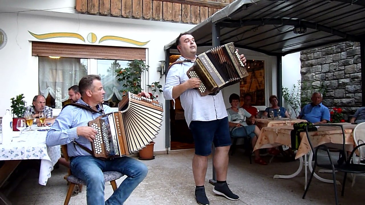 Blütenzauber Majsko Cvetje gespielt Robert Zupan und Rene Jernej Brilej