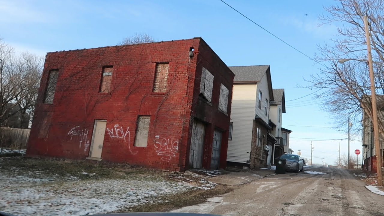 CANTON, OHIO / CITY WHERE THE PRO FOOTBALL HALL OF FAME IS LOCATED
