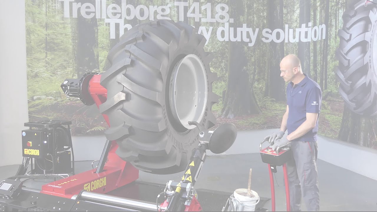 CORGHI - HD1800 HYDRUS - TRELLEBORG TYRES