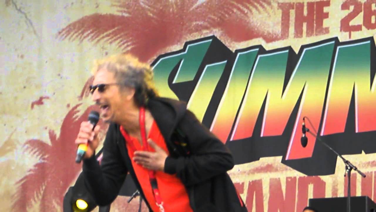 Andrew Murphy singing One Love @ Summerjam 2011