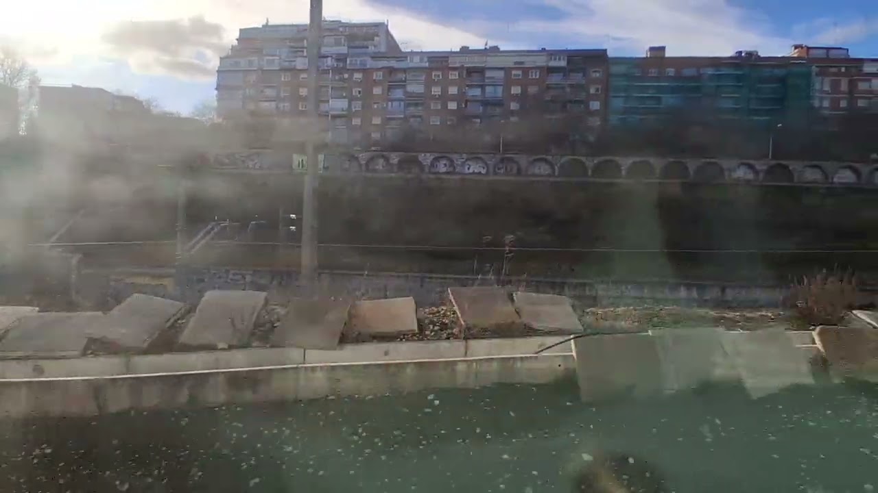 Trayecto de RENFE desde atocha hasta aeropuerto t4 (ignoren  la voz de mi padre) 