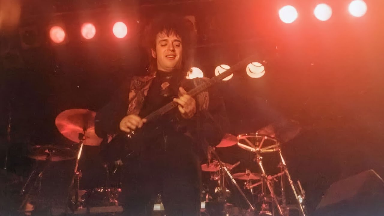 Soda Stereo - Entre Caníbales (vivo versión original) Gira Animal, Rosario 15.12.1990 (inédito)