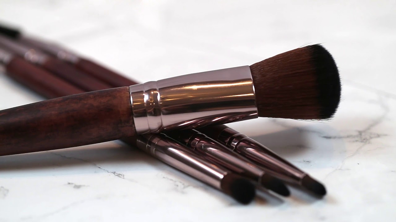 A charming makeup brush set for you