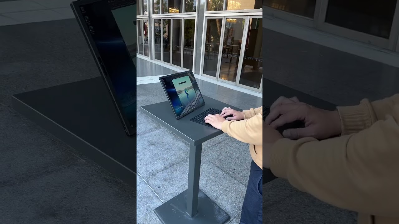 ASUS Zenbook 17 Fold OLED!