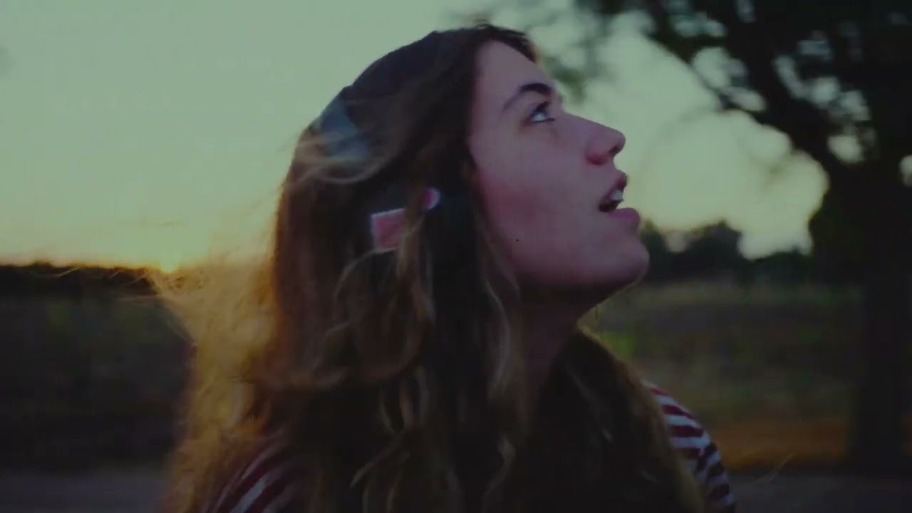 עלמה גוב - עולם שלי (קליפ מילים)