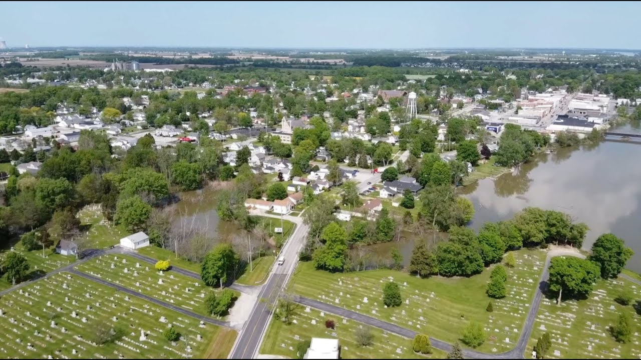 Entering Oak Harbor Ohio  aerial views ( PTXVI )