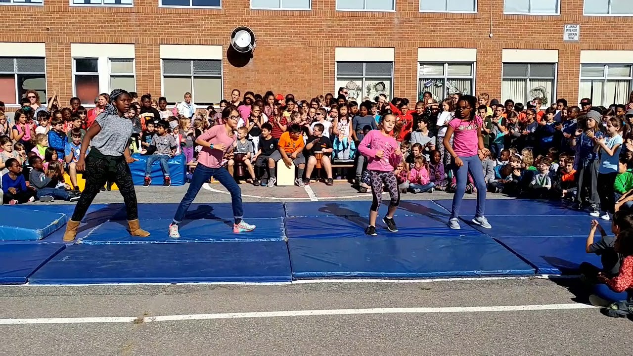 École Saint-Jude - Une chanson à l'école 2017 | Les soeurs Boulay : De la terre jusqu'au courant