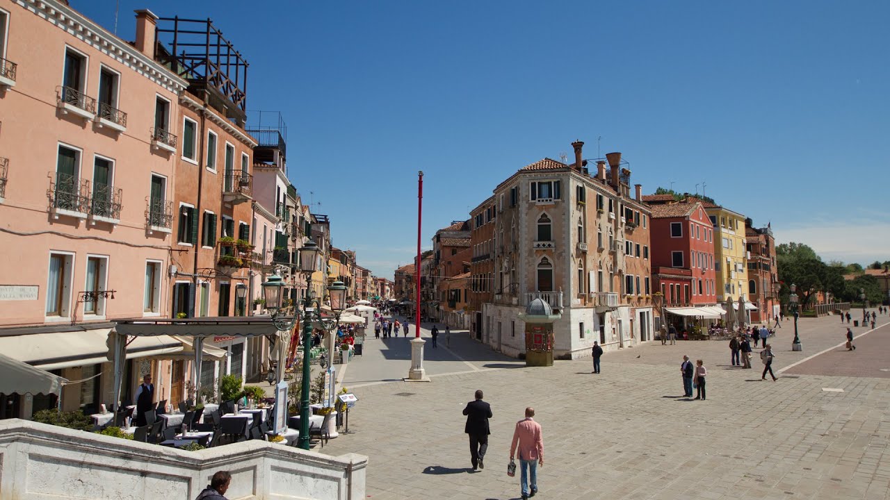 Walk with us through Castello District