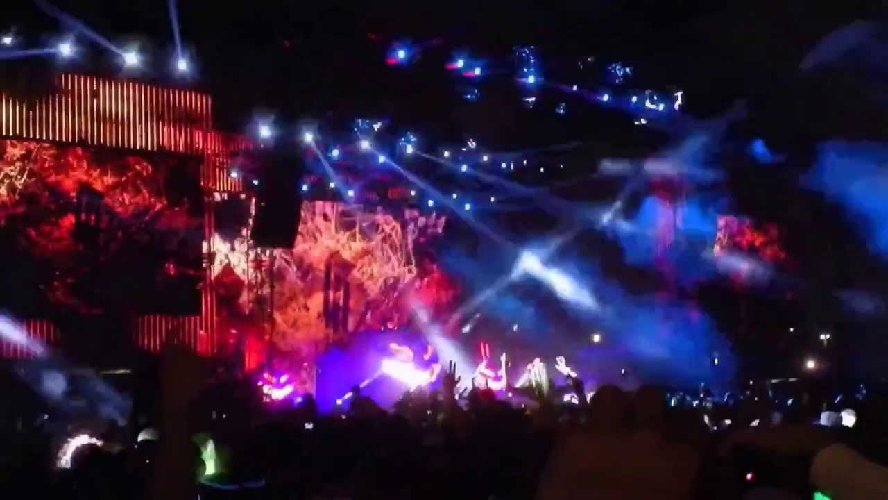 Skrillex - Try It Out @ HARD Day of the Dead 2013 [HD]