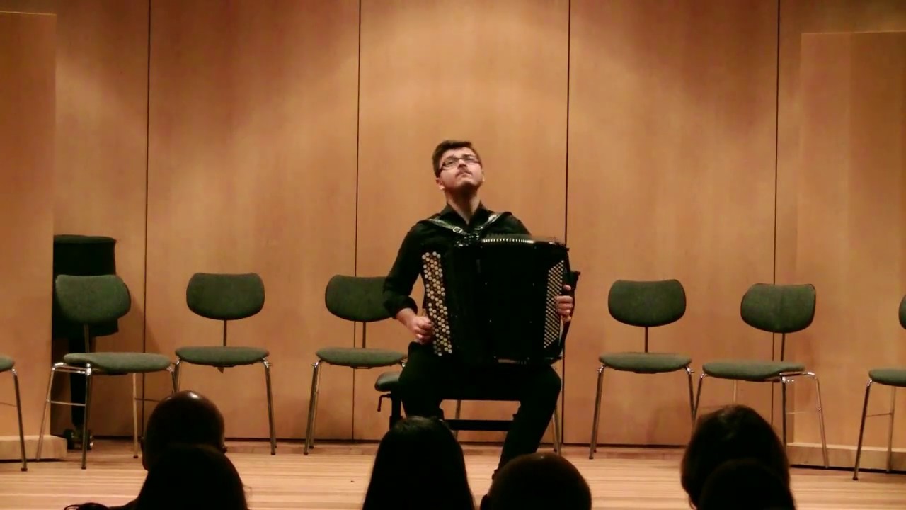 Maciej Frąckiewicz plays W. A. Mozart - 12 Variations 