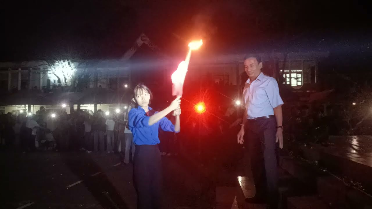 Hội xuân - Thắp lửa trại