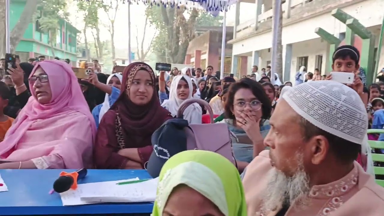 মারলে বুকে চুরিরে,সাবেক শিক্ষার্থী, রূপসী উচ্চ বিদ্যালয়।