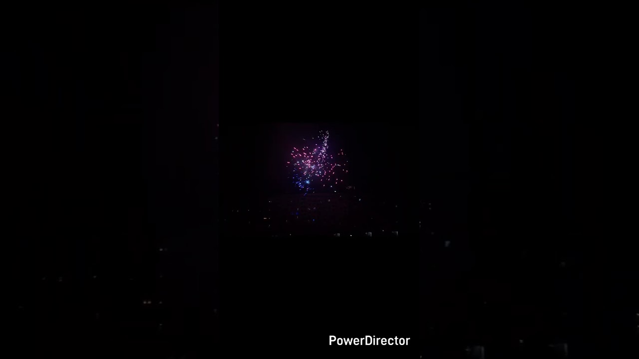 Marzahn nach 0 Uhr. Gesundes neues Jahr. #viral #feuerwerk #pyrotechnica #pyro #pyrotechnica 