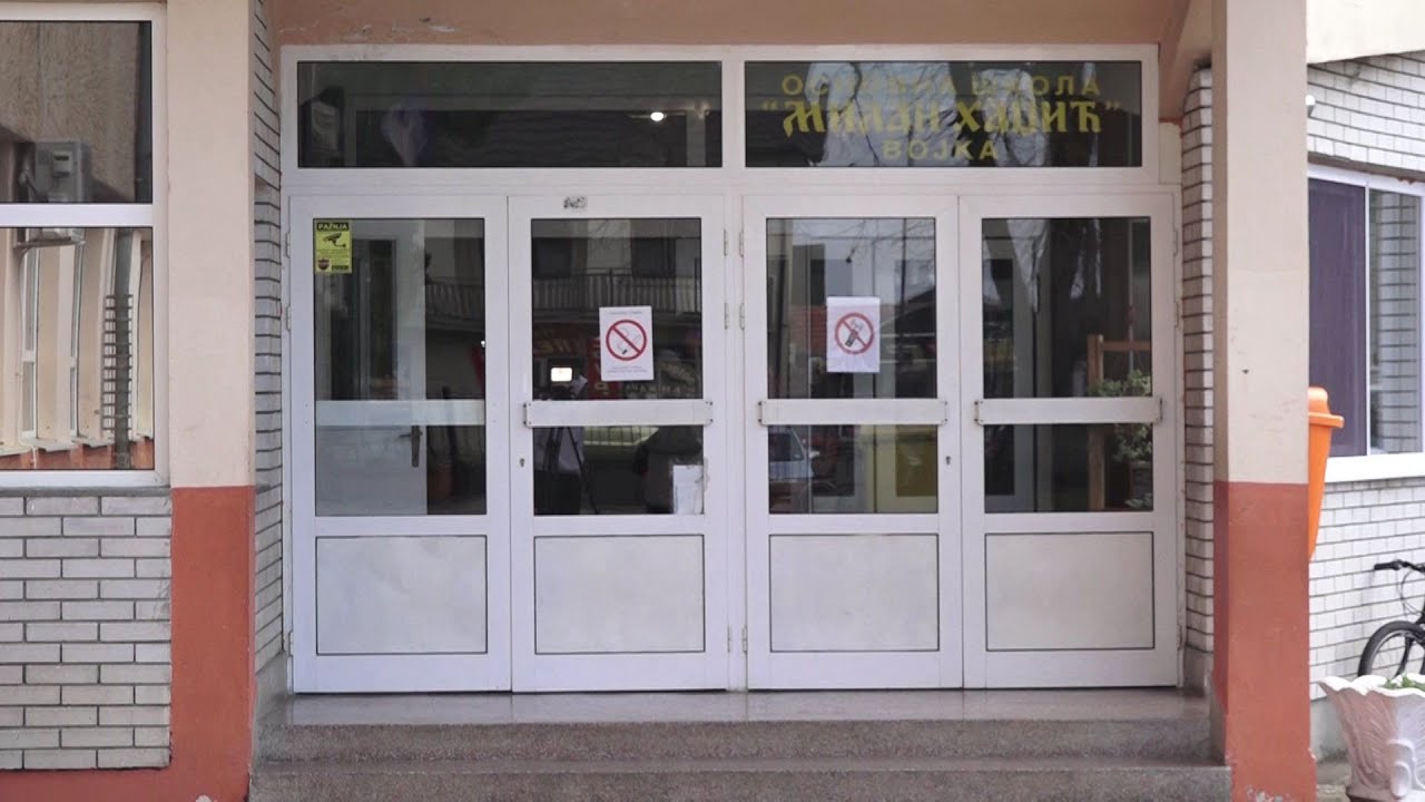 U školu bez mobilnog telefona