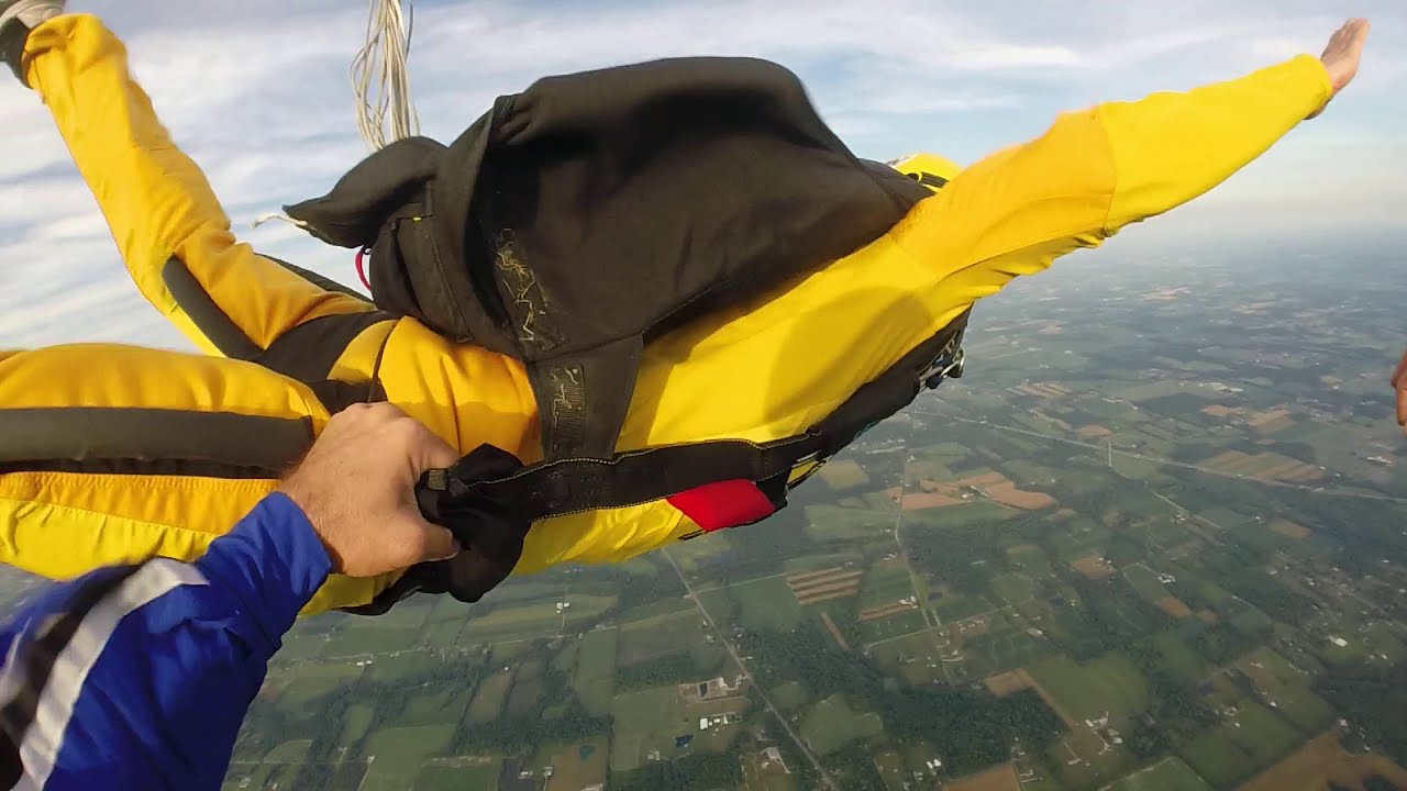 Becoming a skydiver | Missed the drogue | Freefall course demonstration