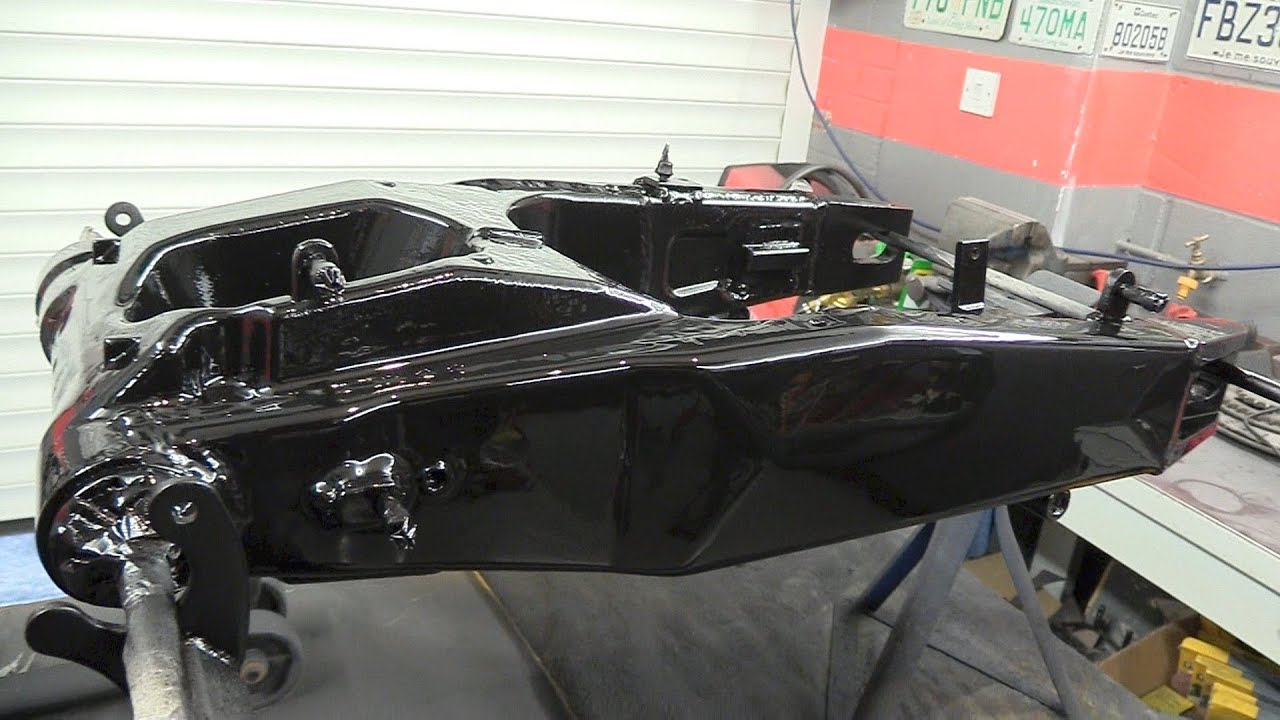 Delboy's Garage, Fighter Build #97, Swingarm Painted.