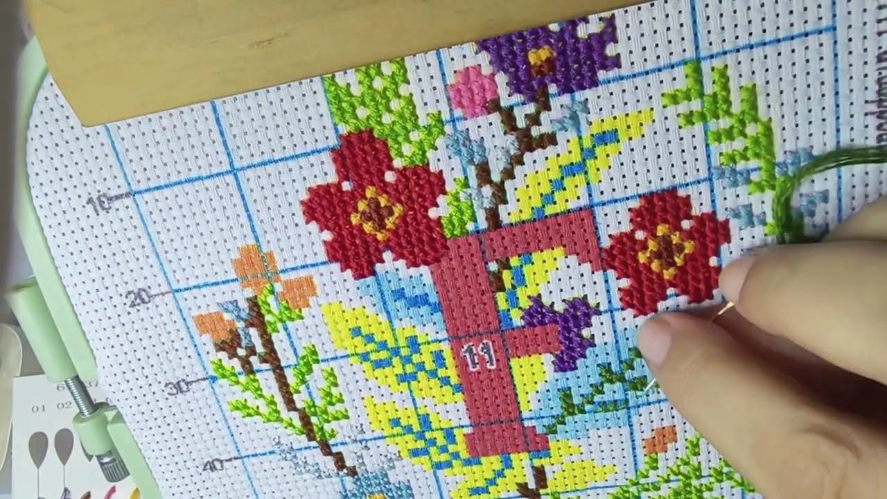 CROSS STITCH TIMELAPSE  