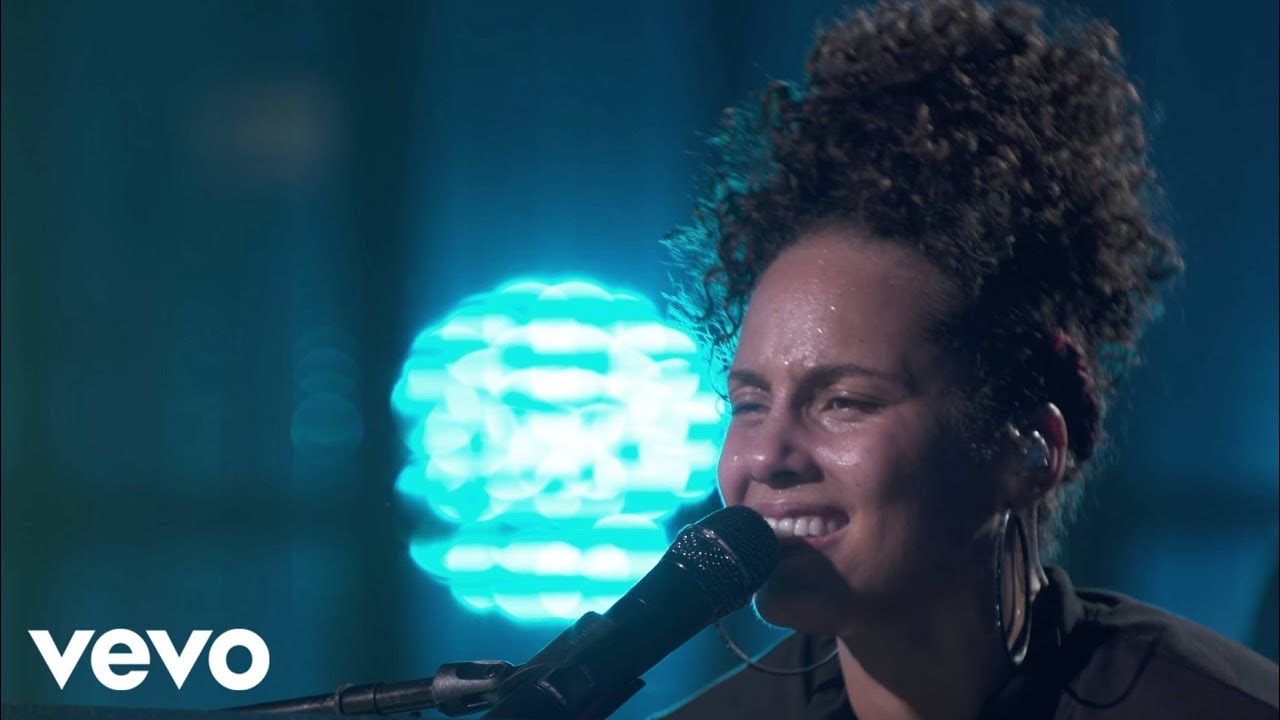 Alicia Keys - Fallin' (Live from Apple Music Festival, London, 2016)