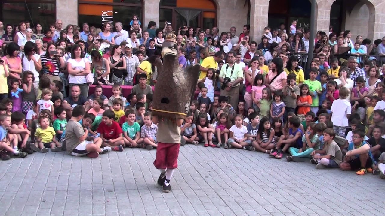 Ball de l'Àliga a la 17a TROBADA DE GEGANTONS DE SANT ROC de #Solsona 2014