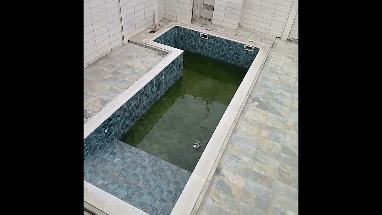 Vente d,une villa Triplex de 8 pièces à Cocody Angré Nouveau Chu à 350 millions francs à débattre.