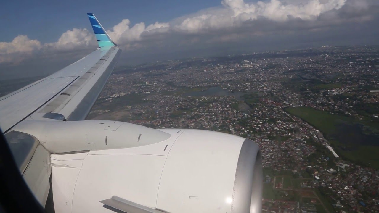 Garuda Indonesia PK-GMV landing at Sultan Hasanuddin Airport in Makassar