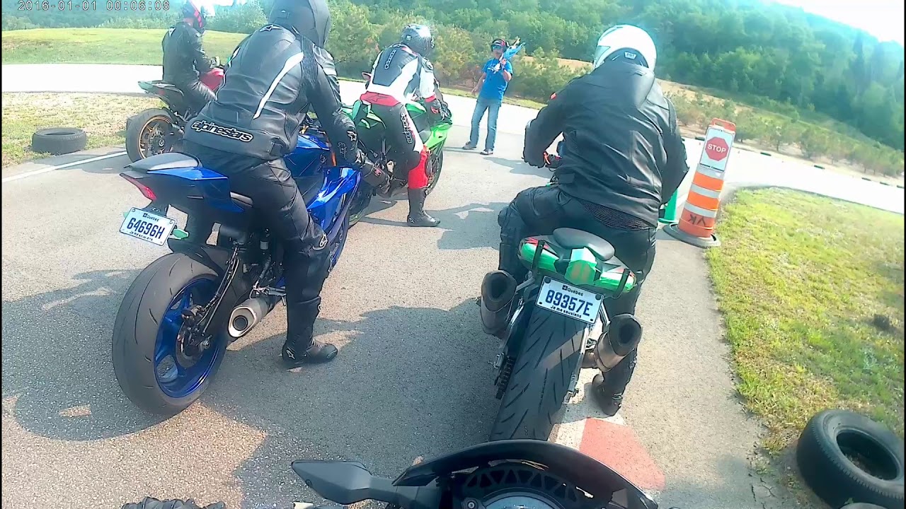 Z900 - Cours de pilotage de moto sport - Mecaglisse Qu&eacute;bec