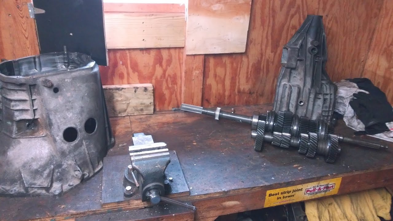 How to? Chevy 5 speed Manual NV3500 Disassembly : Tear-down Part 2. Its not that bad.